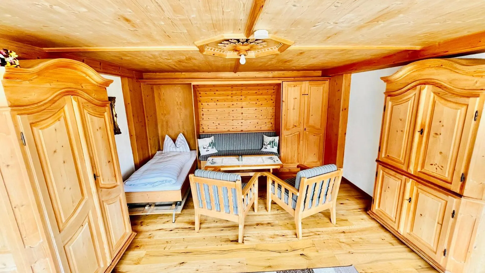Haus Hoehenheim Mittenwald 0*,  Alemania